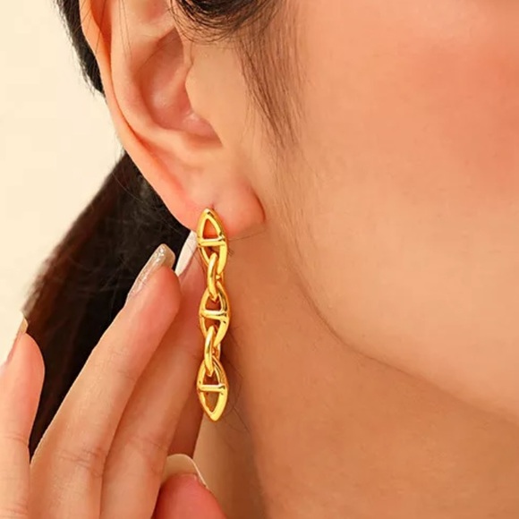 ⚡️Insta gold plated chain earrings - Picture 3 of 4